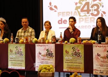 Alista Ucareo su feria de la Pera