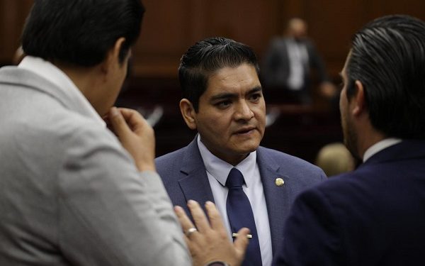 Diputados requerimos actuar con responsabilidad para el beneficio de los michoacanos: Arturo Hernández Vázquez.