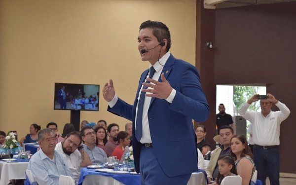 Arturo Hernández un diputado que le cumple a la gente