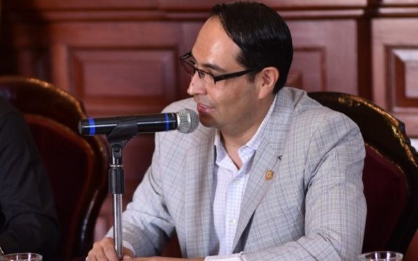 VIDEO Solicita Gaspar Hernández al Gobierno estatal modifique cruce peatonal de Av. Camelinas