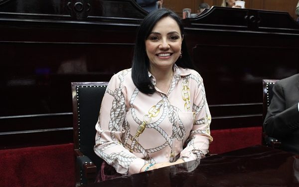 No más multas a quien, por robo o extravío, no cuente con documentos para circular: Adriana Hernández