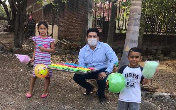 Incentiva Toño Madriz ímpetu en niñas y niños en su día