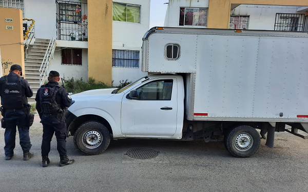 Recupera policía tarimbarense camioneta con reporte de robo