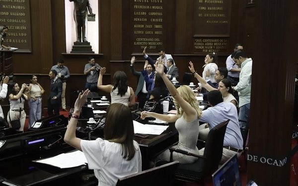 Modifica 76 Legislatura nombre de dos Comisiones de Dictamen