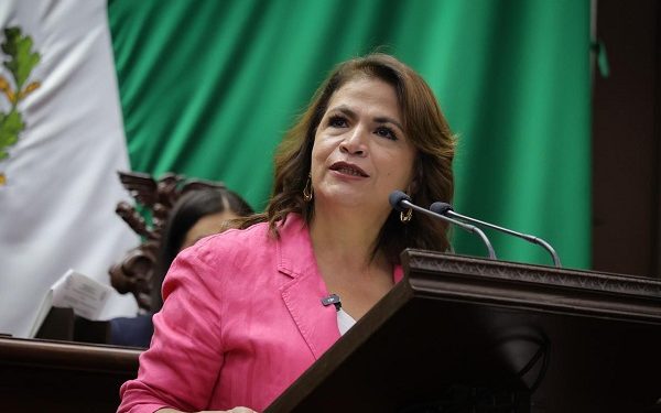 Fabiola Alanís propone revocación de mandato y tope al gasto público