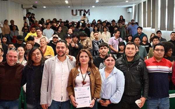 Fabiola Alanís llama a construir una estrategia integral para atender a las adolescencias y prevenir riesgos en entornos digitales y sociales