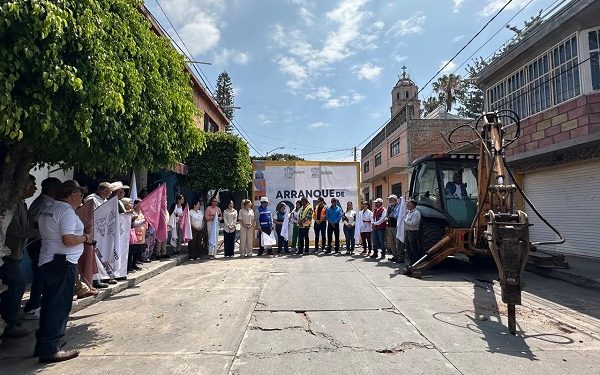 Inicia obra integral en calle Benito Juárez de Indaparapeo