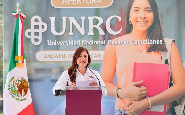 Cientos de jóvenes con nuevas oportunidades educativas en Michoacán: Gaby Molina