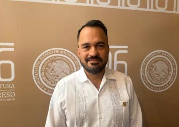 Señala Rangel “contexto político electoral” en defensa de rectora por incumplimiento universitario