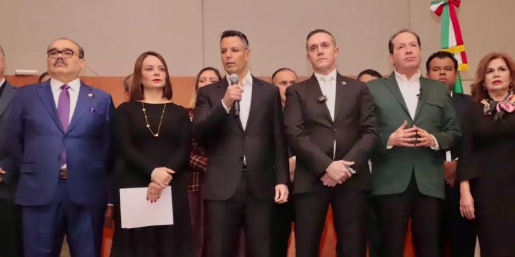 Le quieren vender chiles a Clemente Jacques