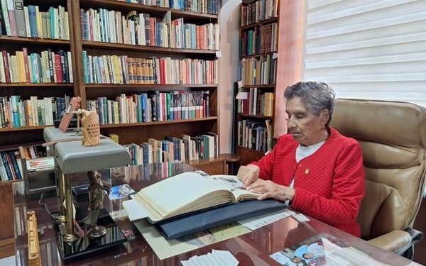 A contraluz de la memoria: Naborina Colín, el pulso que no se apaga